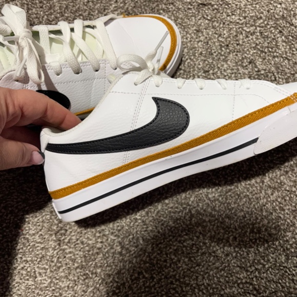 Women’s Nike Sneakers - Picture 3 of 5